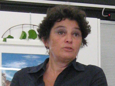 Tiziana Agostini, Assessora alle Attività Culturali introduce alla presentazione del libro 'Alberi - dieci anni di poesie' foto Simonetta Borrelli